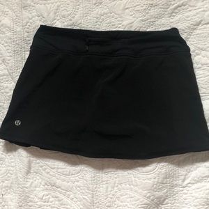 Lululemon black skirt